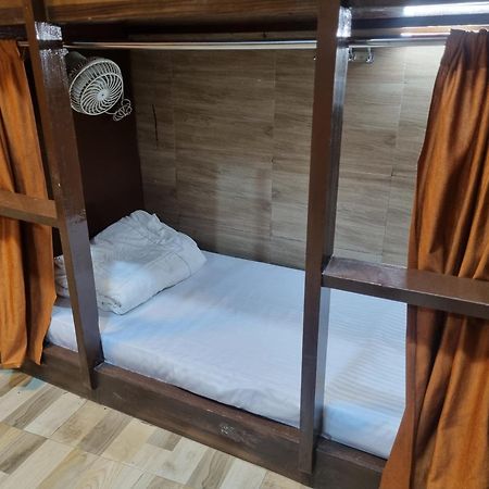 Unibed Dormitory Bombaj Zewnętrze zdjęcie