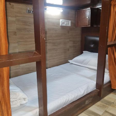 Unibed Dormitory Bombaj Zewnętrze zdjęcie