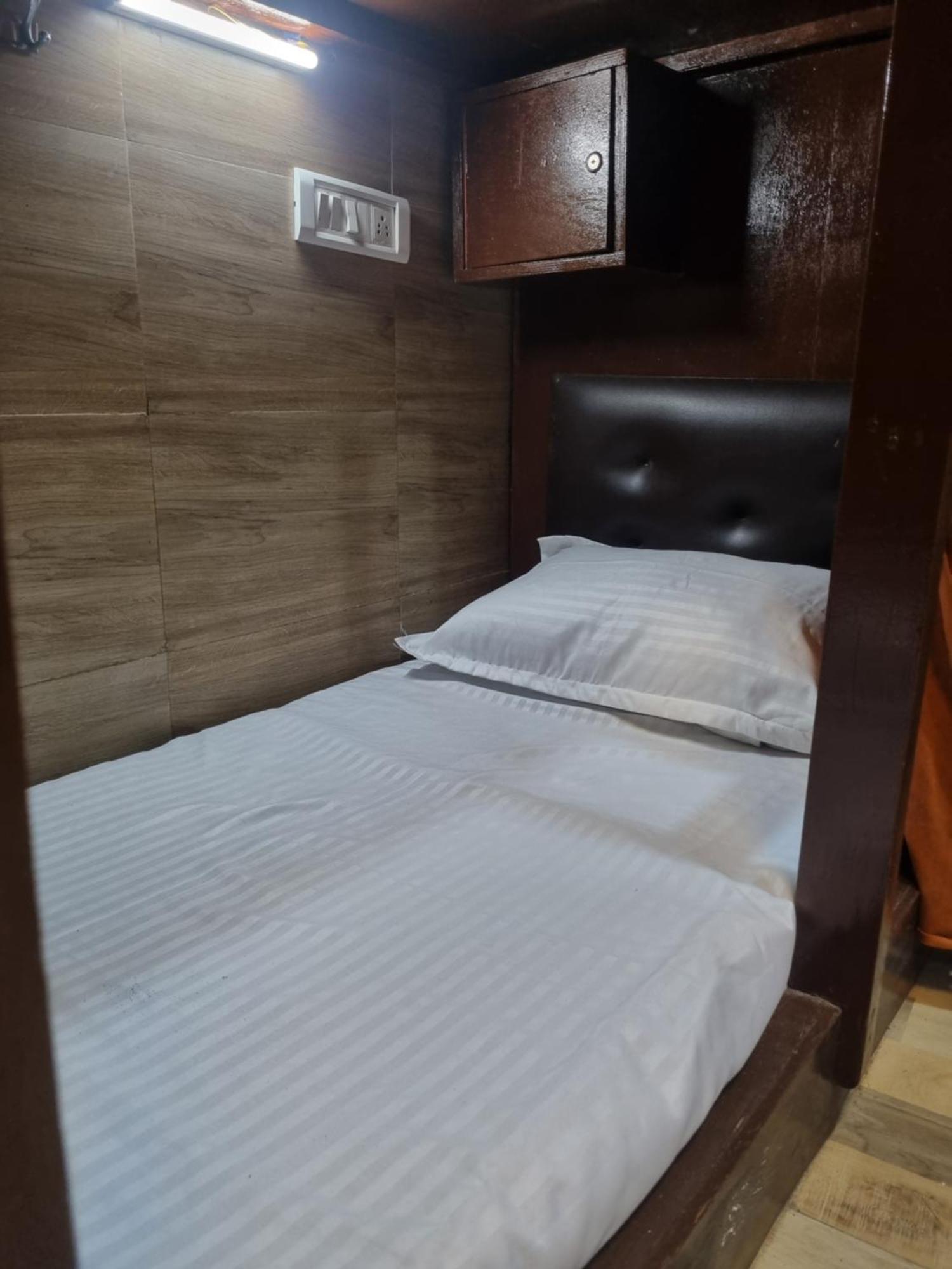 Unibed Dormitory Bombaj Zewnętrze zdjęcie
