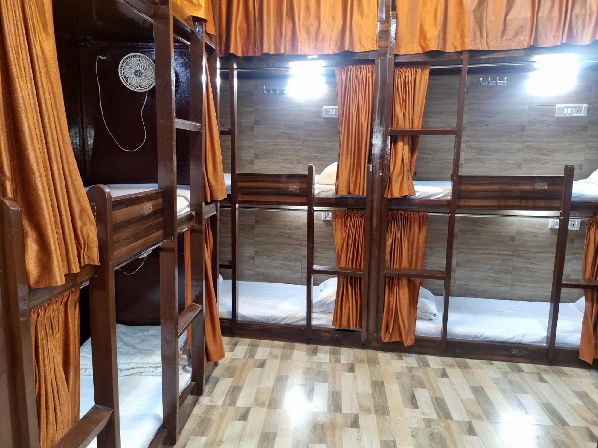 Unibed Dormitory Bombaj Zewnętrze zdjęcie